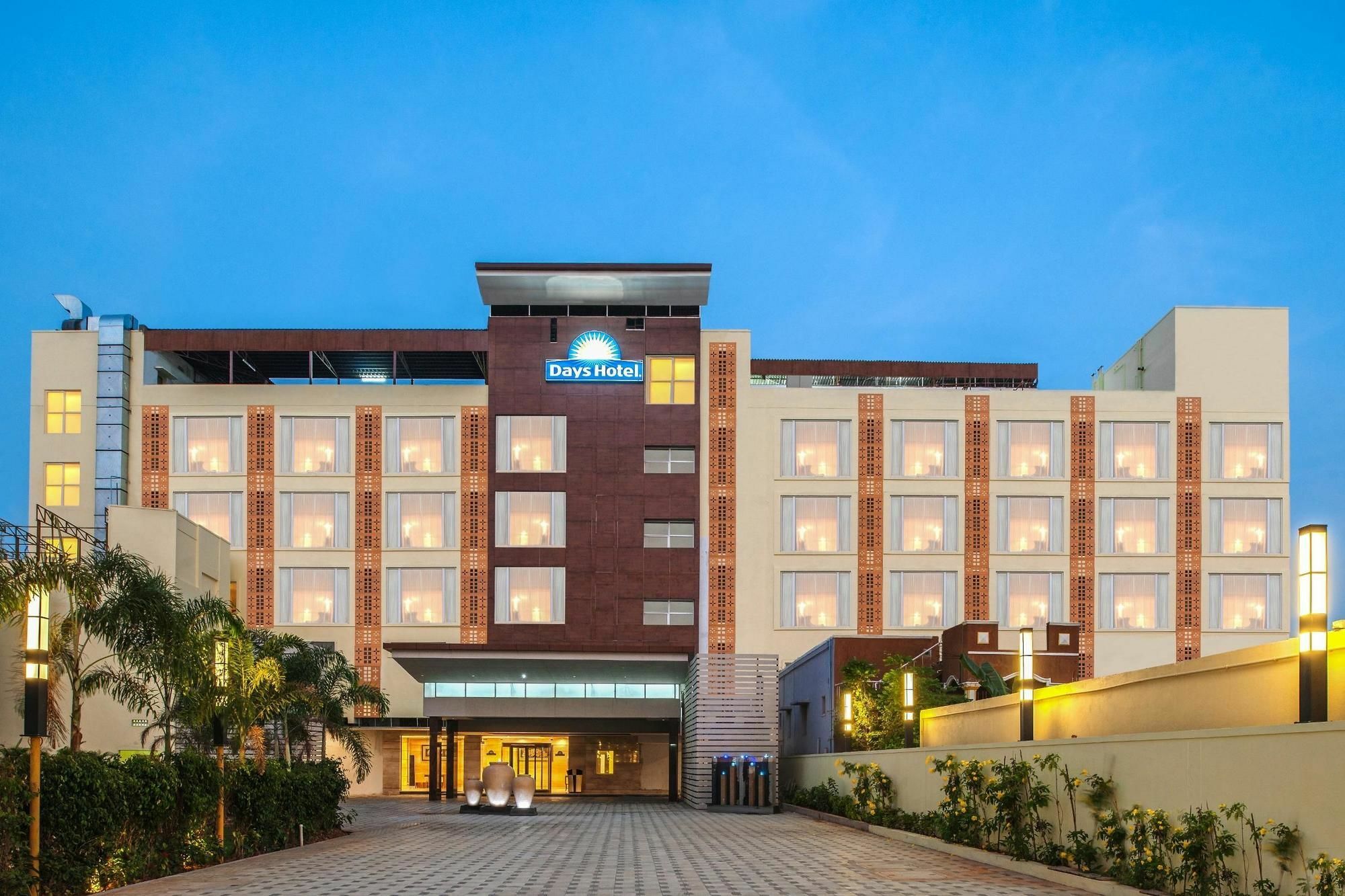 Days Hotel By Wyndham Chennai Omr Bagian luar foto